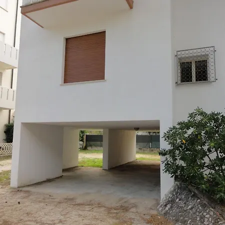 Quiet Flat With Garden Access Apartamento Bibione