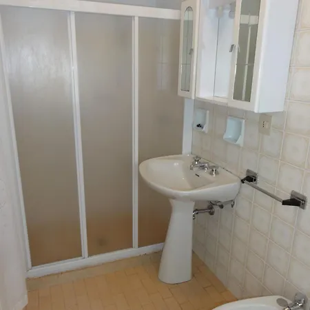 Quiet Flat With Garden Access Apartmán